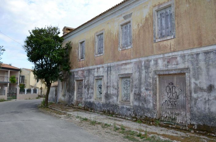 Image No.2-12 Bed Property for sale