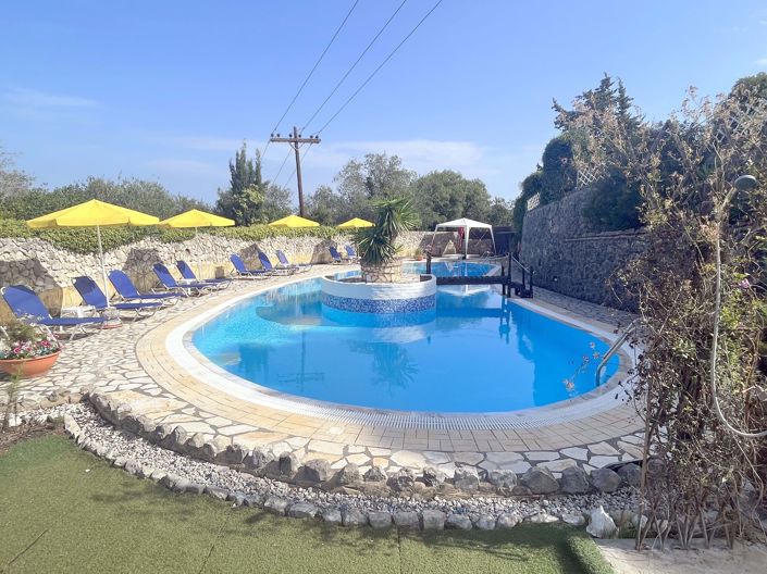 Image No.15-6 Bed House for sale