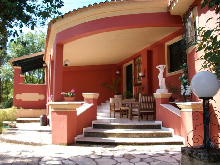 Image No.2-6 Bed House for sale