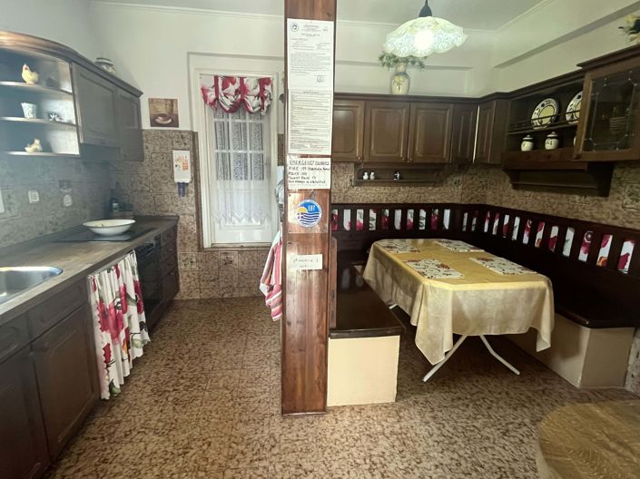 Image No.7-6 Bed House for sale