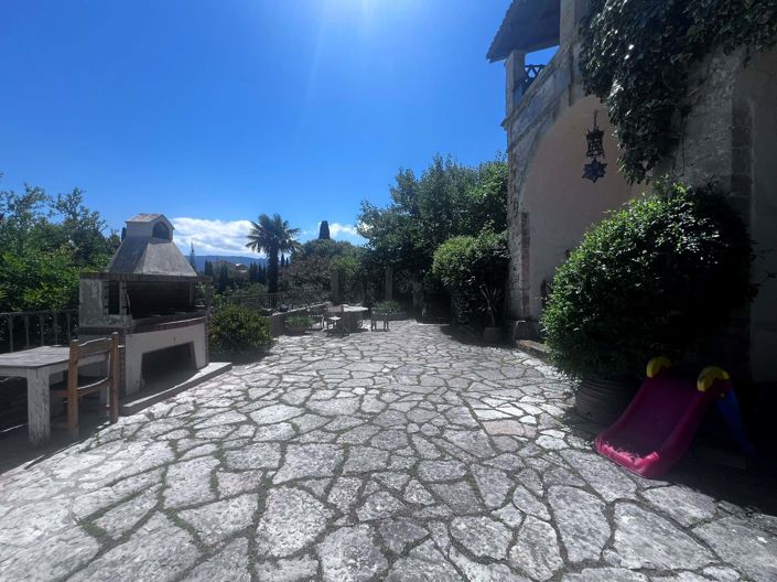 Image No.2-5 Bed House for sale