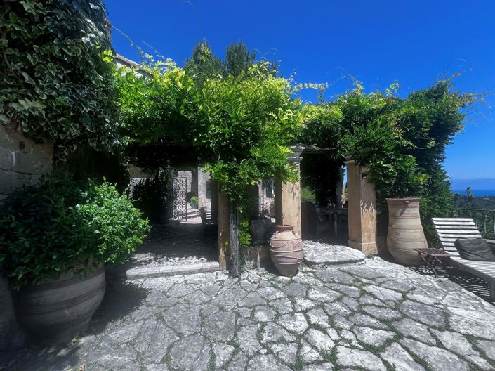 Image No.6-5 Bed House for sale