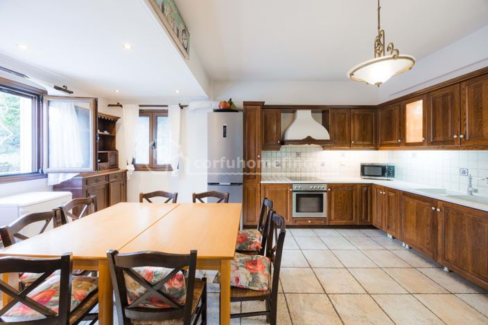 Image No.4-4 Bed House for sale