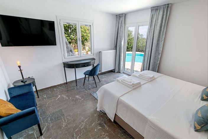 Image No.28-6 Bed House for sale