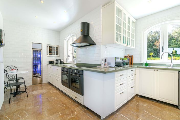 Image No.6-6 Bed House for sale