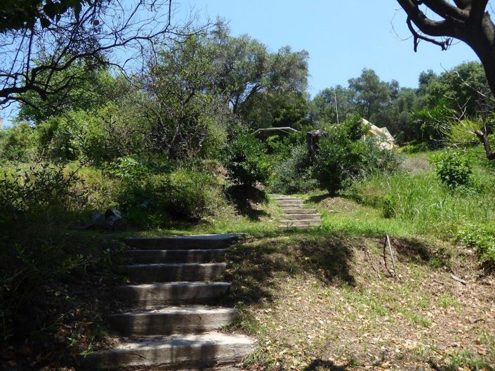 Image No.15-3 Bed Land for sale