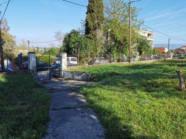 Image No.9-3 Bed Land for sale