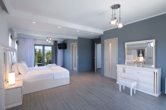 Image No.12-4 Bed House for sale