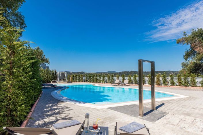 Image No.2-4 Bed House for sale