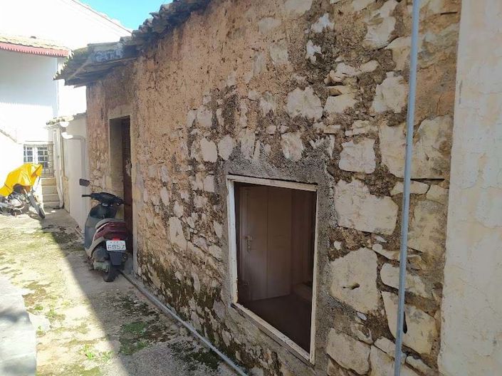 Image No.10-5 Bed House for sale