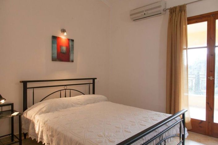 Image No.10-4 Bed House for sale