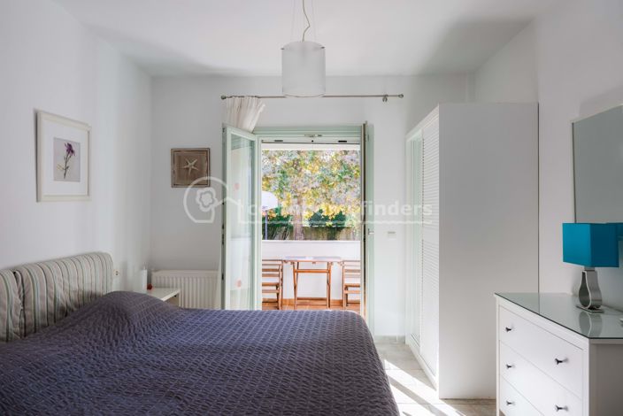 Image No.11-6 Bed House for sale