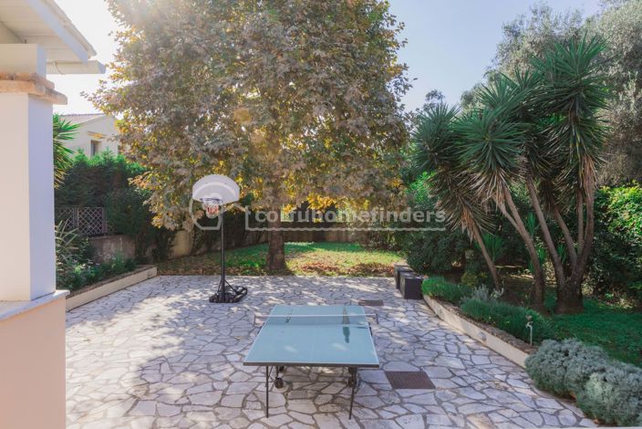 Image No.16-6 Bed House for sale