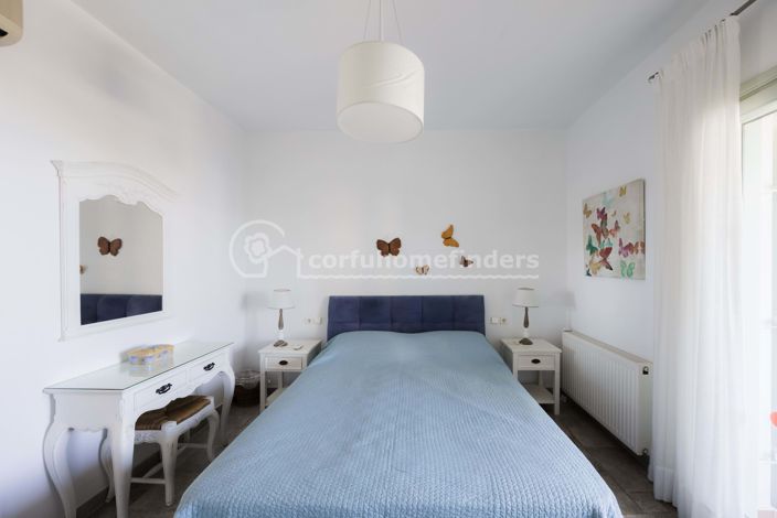 Image No.19-6 Bed House for sale