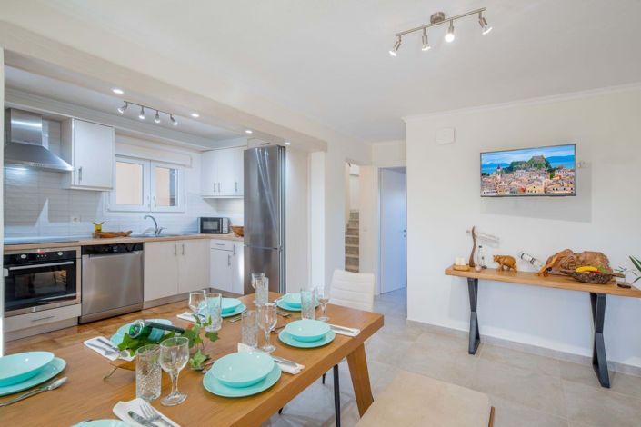 Image No.7-5 Bed House for sale