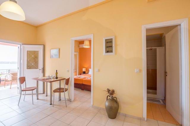 Image No.8-2 Bed House for sale