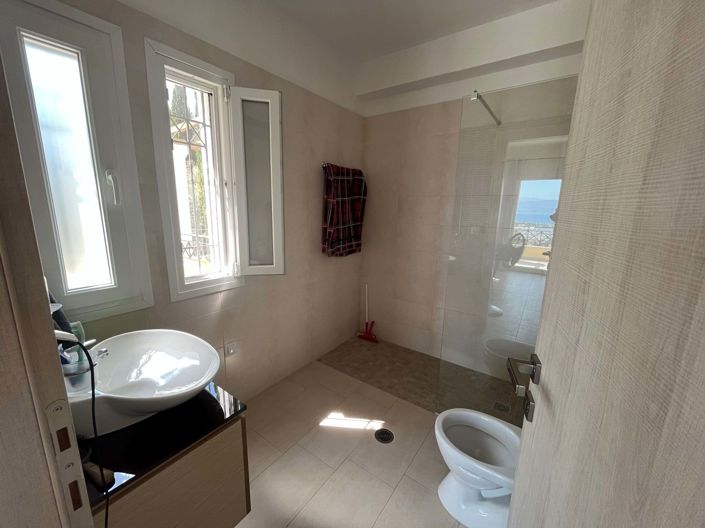 Image No.9-3 Bed House for sale