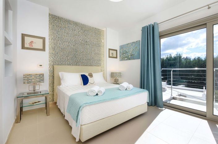 Image No.14-8 Bed House for sale