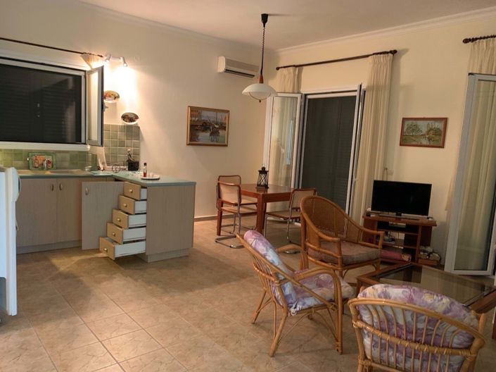 Image No.5-2 Bed House for sale