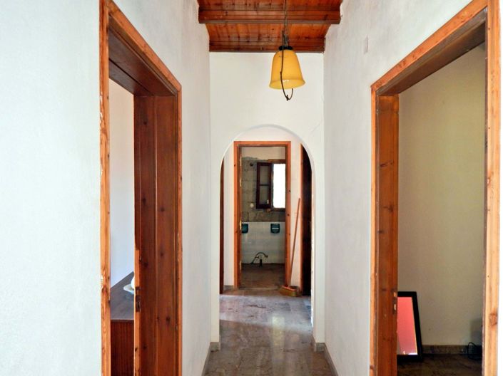 Image No.9-5 Bed House for sale