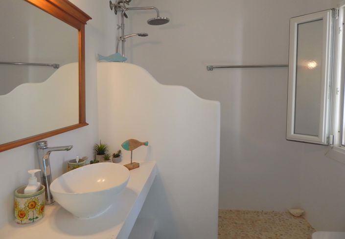 Image No.18-5 Bed House for sale