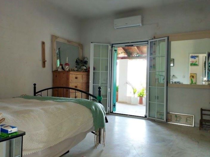 Image No.9-5 Bed House for sale