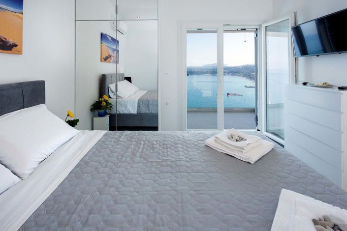 Image No.15-8 Bed House for sale