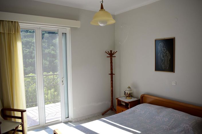 Image No.8-3 Bed House for sale