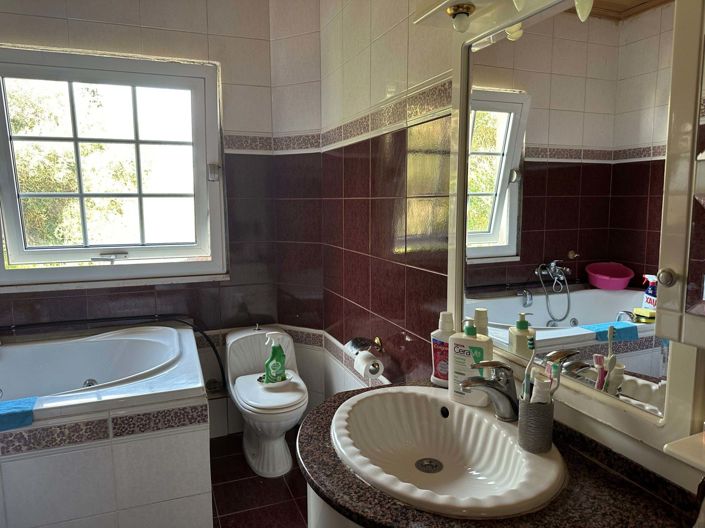 Image No.11-4 Bed House for sale