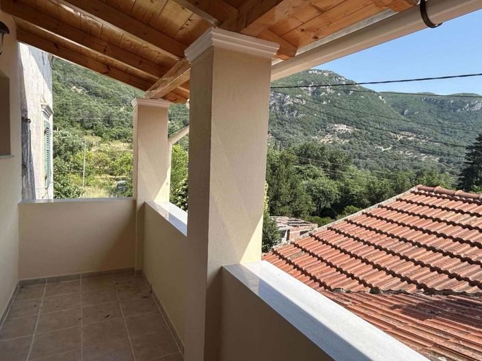 Image No.1-2 Bed House for sale