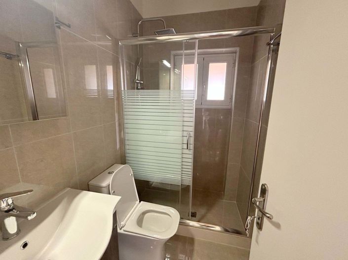 Image No.11-2 Bed House for sale