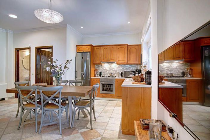 Image No.18-9 Bed House for sale