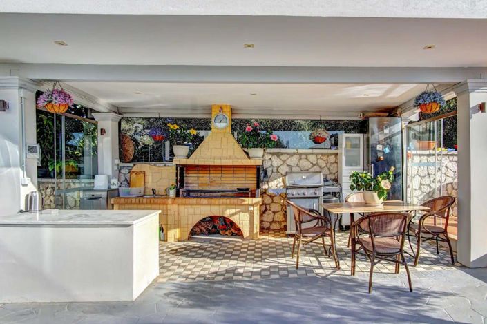 Image No.4-9 Bed House for sale