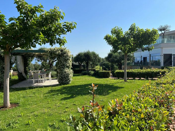 Image No.6-9 Bed House for sale