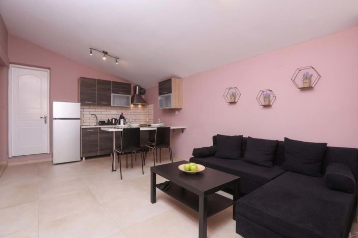 Image No.1-4 Bed Apartment for sale