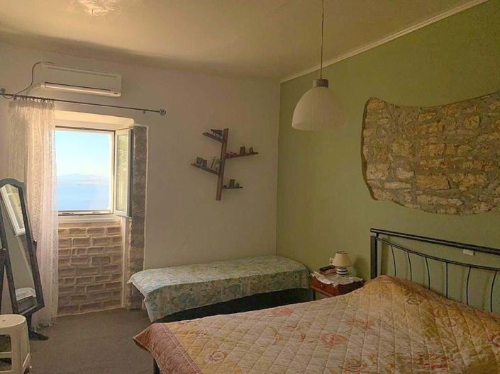 Image No.8-2 Bed House for sale