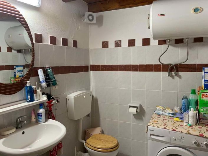 Image No.9-2 Bed House for sale