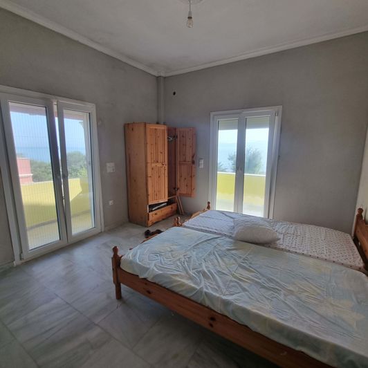 Image No.10-4 Bed House for sale