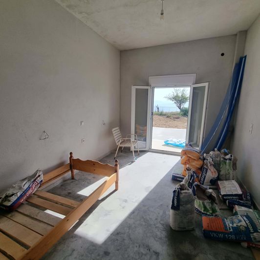 Image No.12-4 Bed House for sale