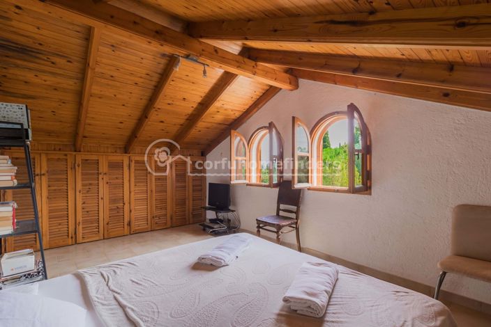 Image No.10-3 Bed House for sale