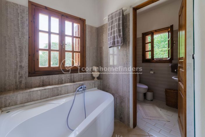 Image No.13-3 Bed House for sale