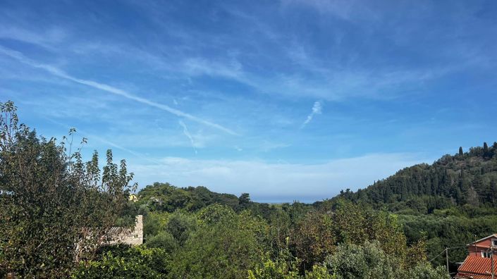 Image No.12-2 Bed House for sale