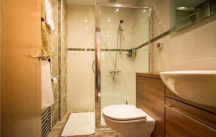 Image No.12-4 Bed House for sale