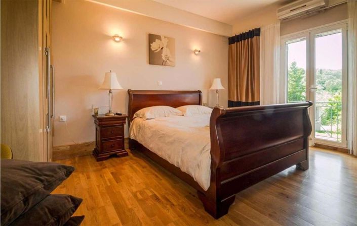 Image No.9-4 Bed House for sale