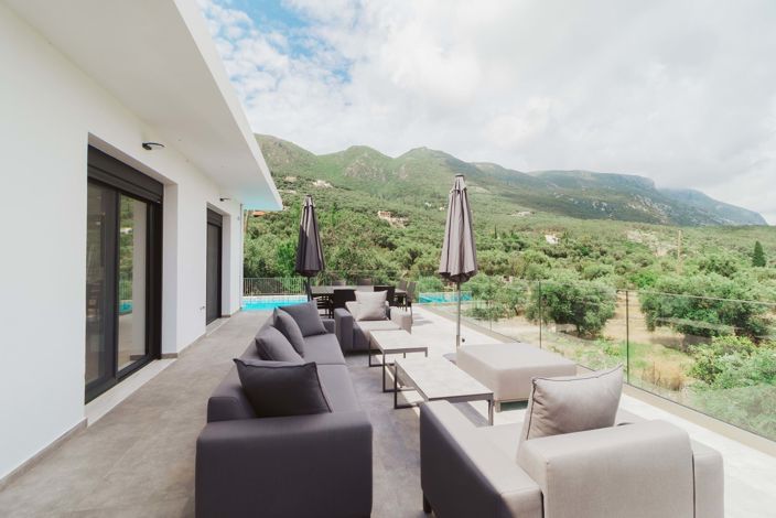 Image No.11-5 Bed House for sale