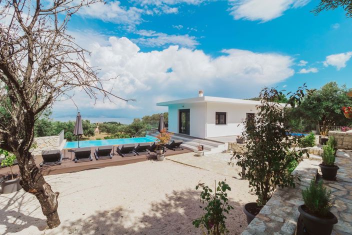 Image No.4-5 Bed House for sale