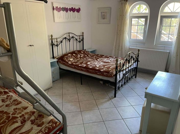 Image No.4-6 Bed Property for sale