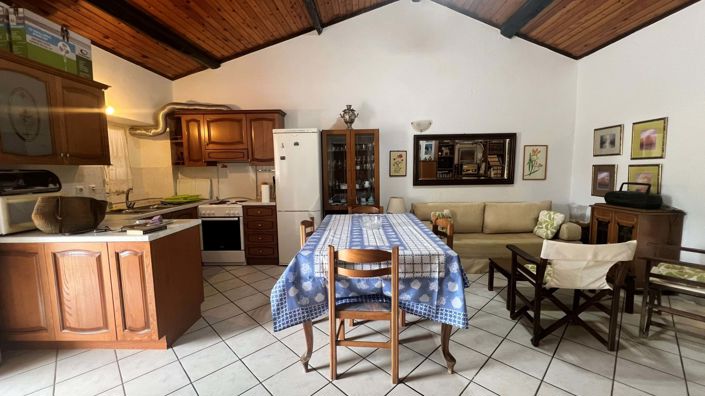 Image No.6-2 Bed House for sale