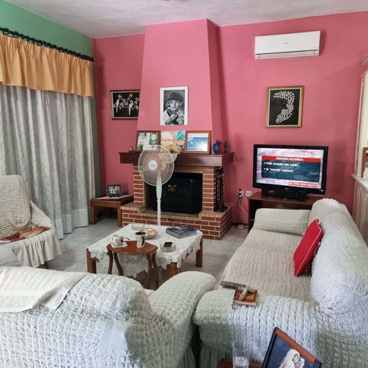 Image No.2-6 Bed House for sale