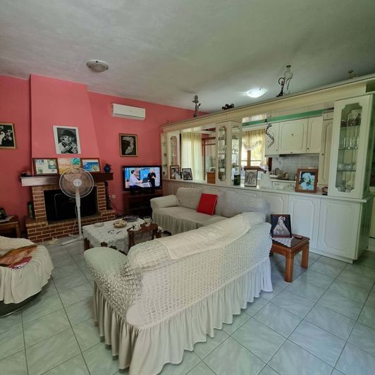 Image No.3-6 Bed House for sale